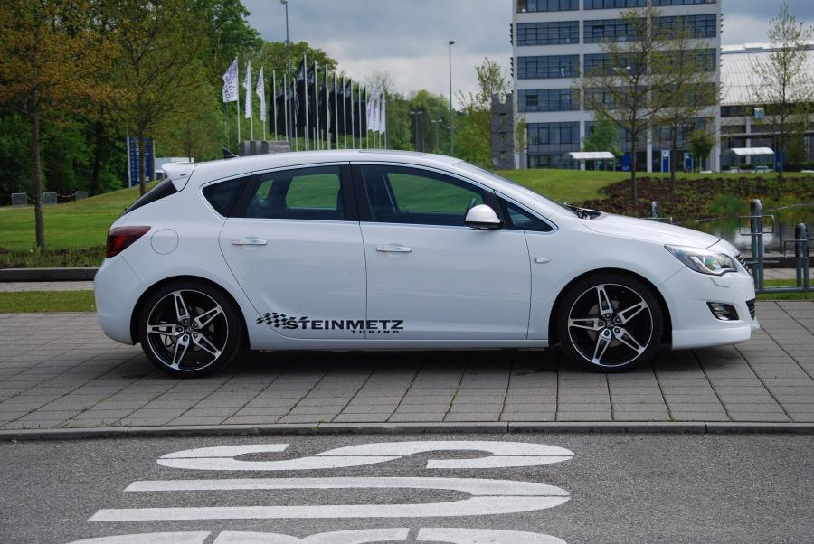  Opel Astra J by Steinmetz 2010 года  (фото 3 из 7)